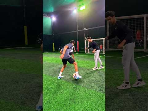 🥶 Freeze your opponent with this cold Lamine Yamal skill!⚽️ #shorts #football #soccer