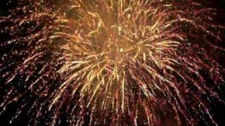 preview picture of video 'Saranac Lake Winter Carnival 2012 Closing Fireworks'