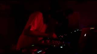 Justin Hawells presente en Tiganno Resto-Bar