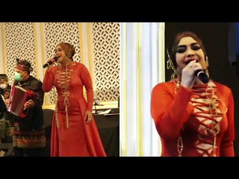 Iyeth Bustami "SUAMIKU" Live Wedding event
