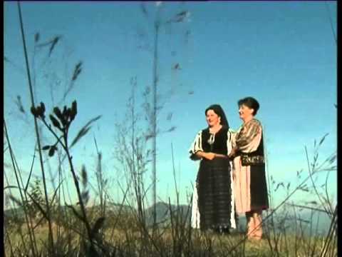 Liliana ONCIOIU si Maria DAN PAUCEAN   Din Moieciu la Dostat