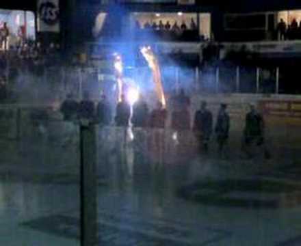 Pelicans jäälle tulo