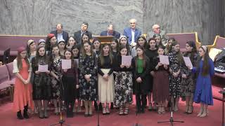 Download lagu Grupul De Fete - De ce sa nu pot sa merg fara frica mp3