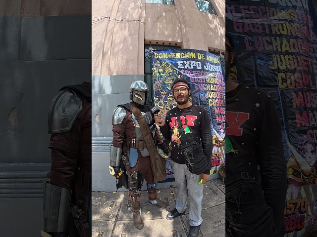 Vídeo relacionado con Star Wars The Mandalorian Mando and Grogu Retro Style Camiseta