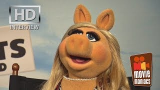 Miss Piggy &amp; Celine Dion sing together in The Muppets Most Wanted