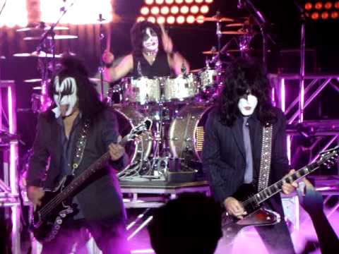 Creatures of the Night - KISS KRUISE 4 (Night 2) Opening Song