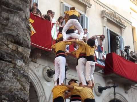 Castellers ( La caida del castell) Vilanova