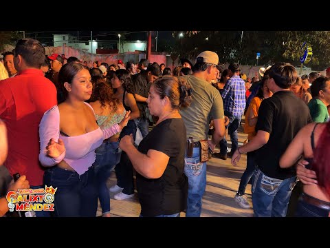 Calixto Méndez live on the San Felipe song from Never Altamira