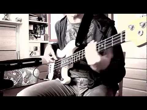 Arctic Monkeys - R U Mine? (bass cover) video thumbnail