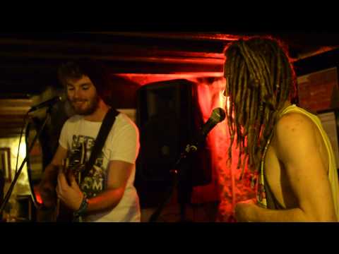 Hobo Chic & Tom Scothern with their own version of Hit The Road Jack