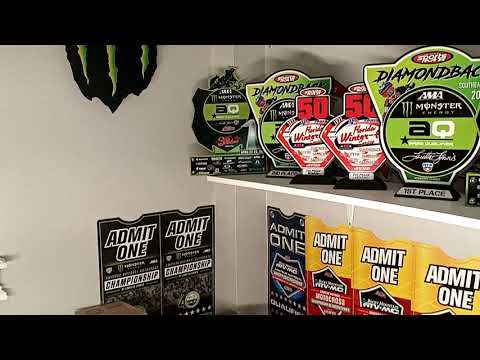 Con Ivan Aldama El Misil Cubano sus Trofeos y Medallas