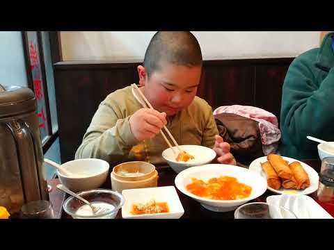 Comida china en Benitora Gyozabo ♡ ¡Almuerzo con chile y camarones y rollitos de primavera todo lo que puedas comer!