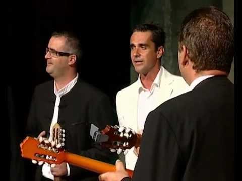 Klapa Ragusavecchia i Đani Stipaničev - Budi nocas mirno more