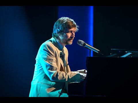 The Divine Comedy (Neil Hannon) performing ’The Best Mistakes' | RTÉ