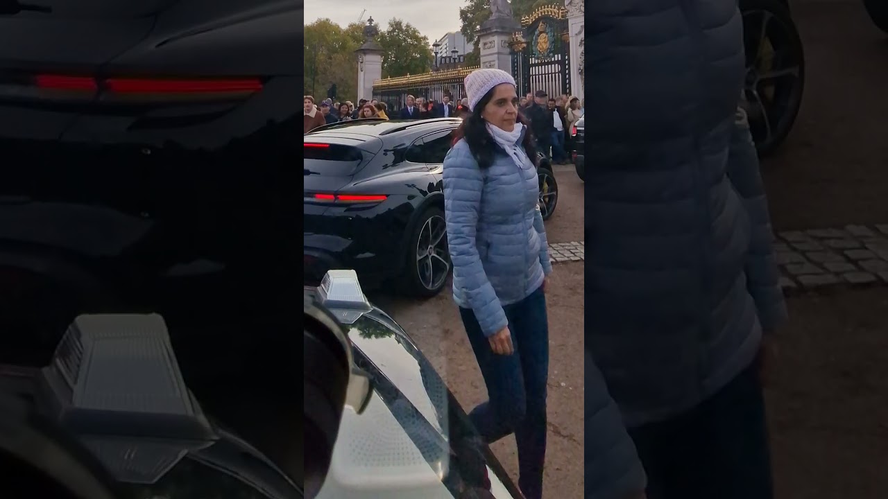 Driving in Buckingham Palace, @50th anniversary of British Asians