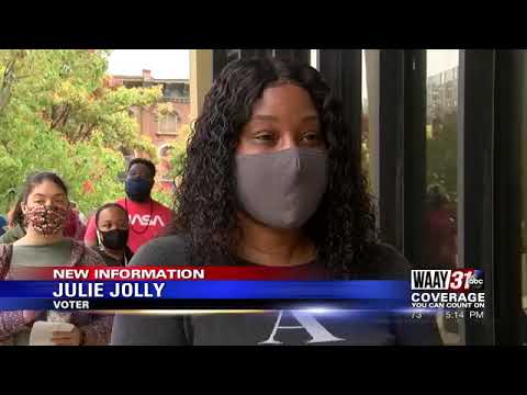 Long Lines For Absentee Voter Assistance