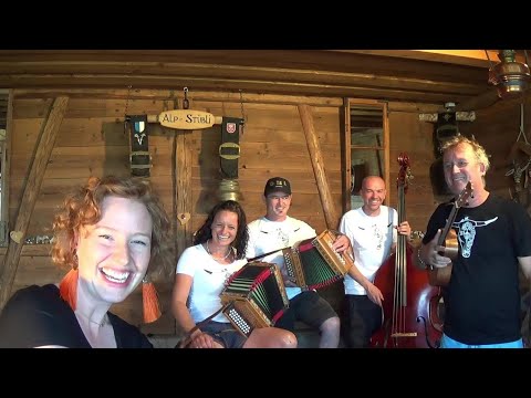 s'Chochä feat. Ginger Blues and Jessie Gordon - Margritli (Schwyzerörgeli and Friends)