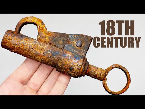 300 Years Old Padlock Restoration! Rusty Lock with Key