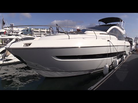 British Beauty ! 2024 Fairline Phantom 65 - Cannes Yachting Festival 2023