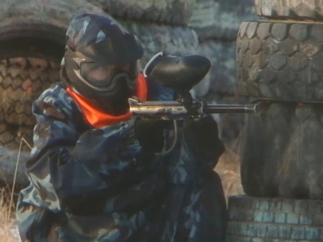 Дети играют в войну