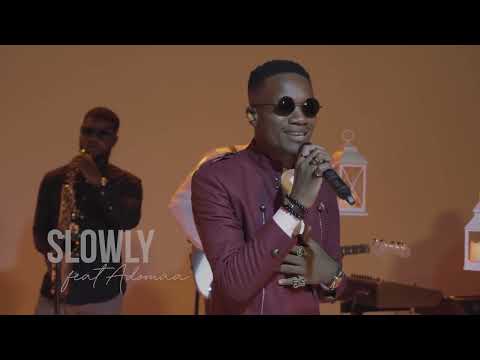 SLOWLY (Live) - Reynolds The Gentleman Feat. Adomaa