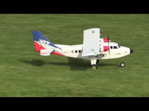bushmule-electric-rc-airplane-by-hobby-king--mcddd-piloting