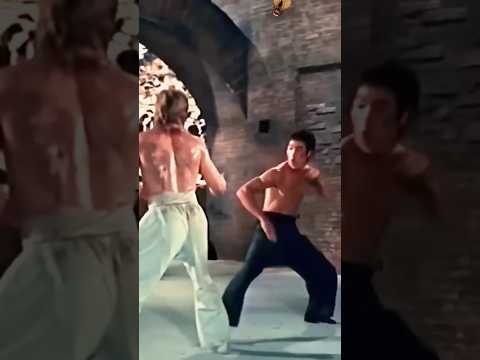 Chuck Norris vs Bruce Lee  #brucelee #kungfu #martialarts #fight #chucknorris