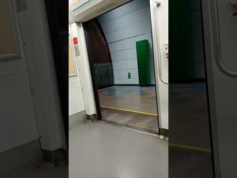METRO DE SANTIAGO LINEA 2 (NS-16) ESTACIÓN EL BOSQUE CIERRE DEL PUERTAS
