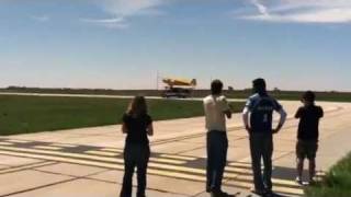 preview picture of video 'Aerobatic plane lands on car'