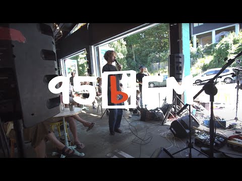 95bFM Friday Live: Soaked Oats - Headline Opinion