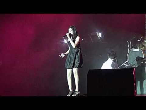 MARLISA Performs a Medley