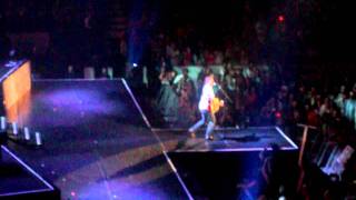 American Idol Live, Are You Gonna Kiss Me or Not