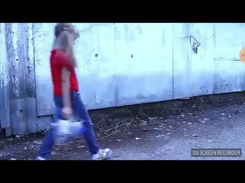 грусное видео...бедная девочка..