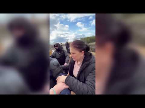 Top News- “Hiqi mor duart…Mos më prek nënën”, banorët e Rrjollit përplasen sërish me policinë