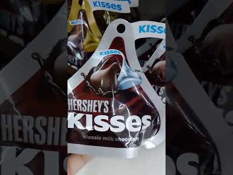 🌈 Hershey's KISSES🌈🍫milk chocolate 🍫 #shorts #yummy #chocolate #trending #satisfying