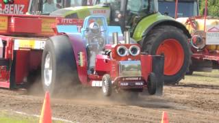 preview picture of video 'Mad Max, tractorpulling hoeven 2013'