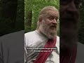 Roger kan geen genoeg krijgen van 'zijn' honden | #shorts