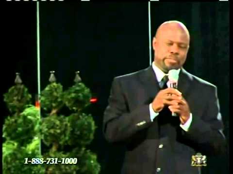 Wintley Phipps sings No Need to Fear live