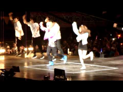 111023 Key and Krystal 「My First Kiss」 ( SMT in NYC )