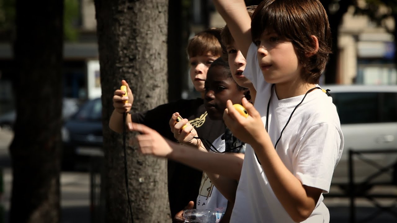 Miniature de la vidéo TOUT S'ACCÉLÈRE - Un film de Gilles Vernet - Bande-annonce du film Tout s'accélère