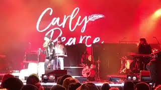 Carly Pearce sings ‘Catch Fire’ live in Nashville at NYE PARTY!