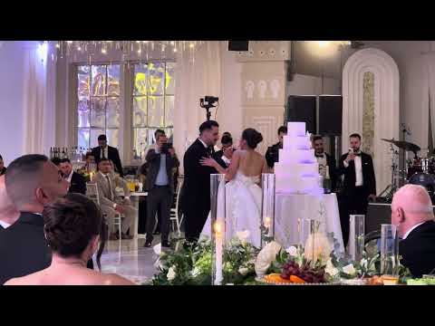 Cutting cake in wedding