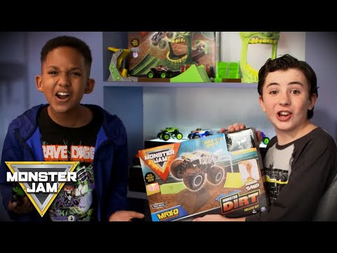 Monster Jam: Revved Up Recaps - Grave Digger's Geweldig Save | Monster Jam