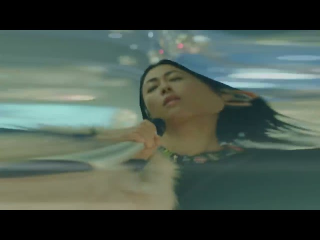 宇多田ヒカル 国内外からコメント殺到中の「Somewhere Near Marseilles ―マルセイユ辺りー -LIVE at Sea Paradise」パフォーマンスビデオの新バージョン -Panorama ver.- がYouTube上で公開 2 YouTubeサムネイル