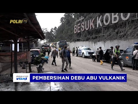 WATER CANNON POLRI BERSIHKAN JEMBATAN PENGHUBUNG DUA KABUPATEN PASCAERUPSI SEMERU