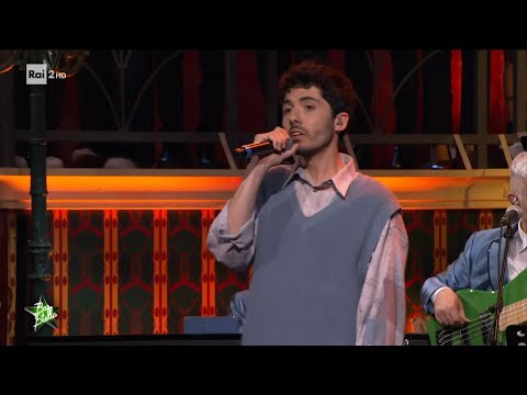 Fulminacci canta "Mi piace" - Bar Stella 16/05/2023