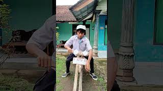 Download lagu The motorbike is cool and nice mp3 Download lagu The motorbike is cool and nice mp3