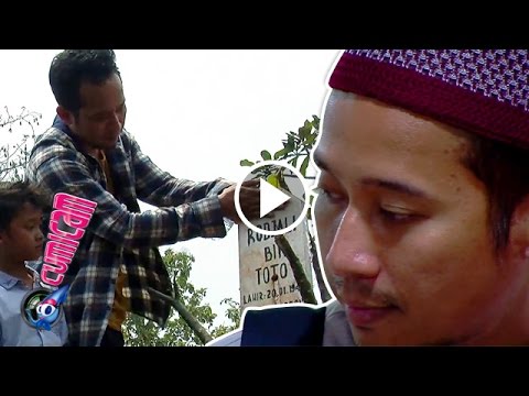 Sebelum Berangkat Umroh, Denny Cagur Nyekar ke Makam Ayah - Cumicam 06 Desember 2016