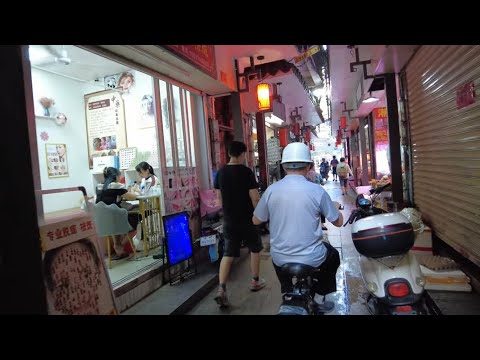 Caminhando por Guangzhou Caminhando até a entrada da rua Shipai no distrito de Tianhe Fotografado em julho de 2023