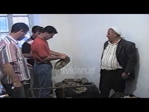 Policia e Vlores kap kanabis sativa ne Orikum - (13 Korrik 2000)